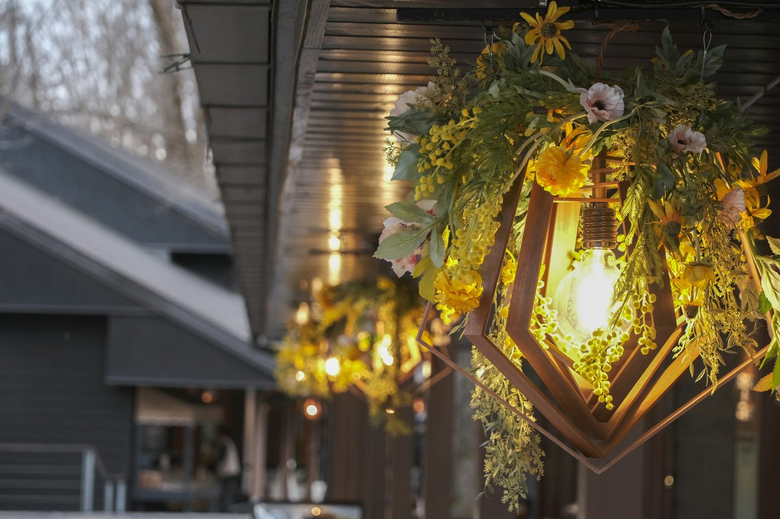 a light that is hanging from a ceiling